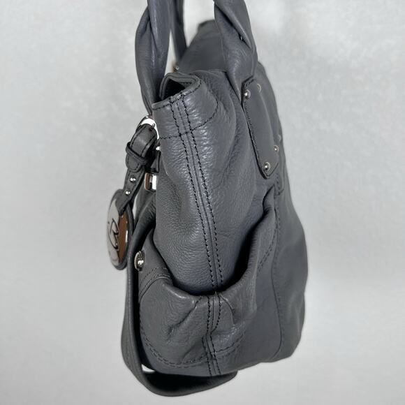 B. Makowsky grey Leather slouchy Silver Hardware Twisted Shoulder Strap Purse. - Picture 4 of 9